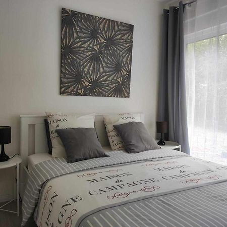 Villa Des Petites Chaumes อาวาลง ภายนอก รูปภาพ